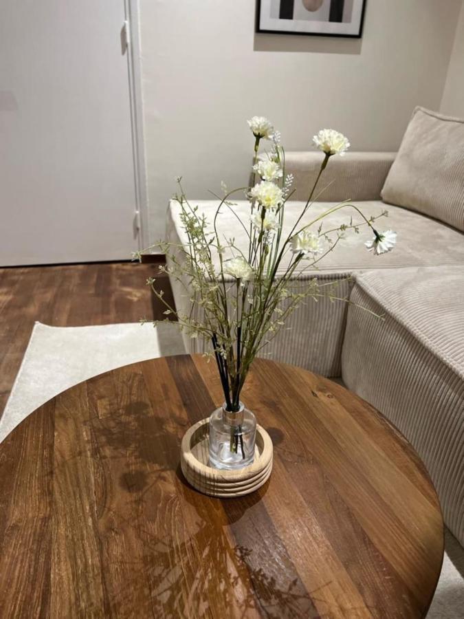 Apartment With Mediterranean Charm In The Heart Of The Provencal Market Antibes Esterno foto