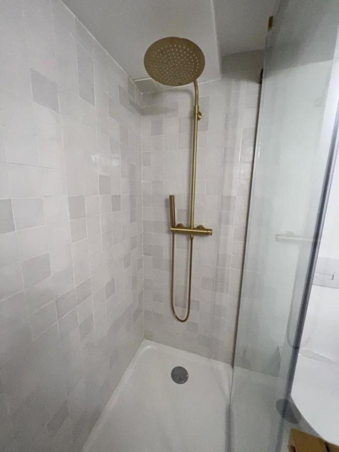 Apartment With Mediterranean Charm In The Heart Of The Provencal Market Antibes Esterno foto